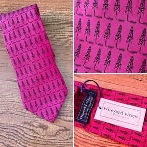 NWT Vineyard Vines custom silk tie, pink with oil derrick print